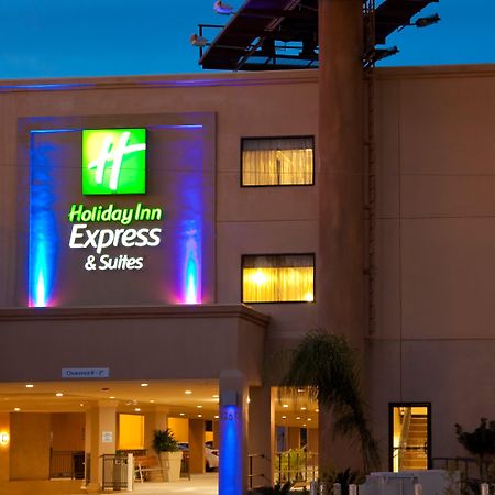 Holiday Inn Express Hotel & Suites Woodland Hills By Ihg Los Angeles Exterior photo