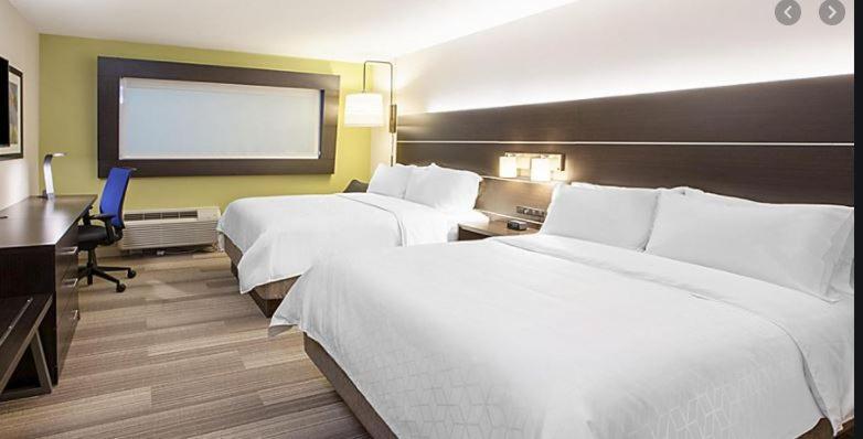 Holiday Inn Express Hotel & Suites Woodland Hills By Ihg Los Angeles Exterior photo