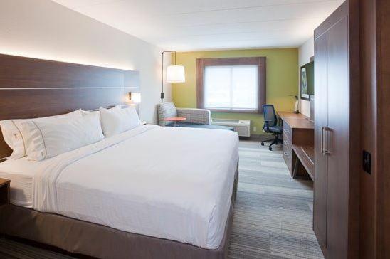 Holiday Inn Express Hotel & Suites Woodland Hills By Ihg Los Angeles Exterior photo
