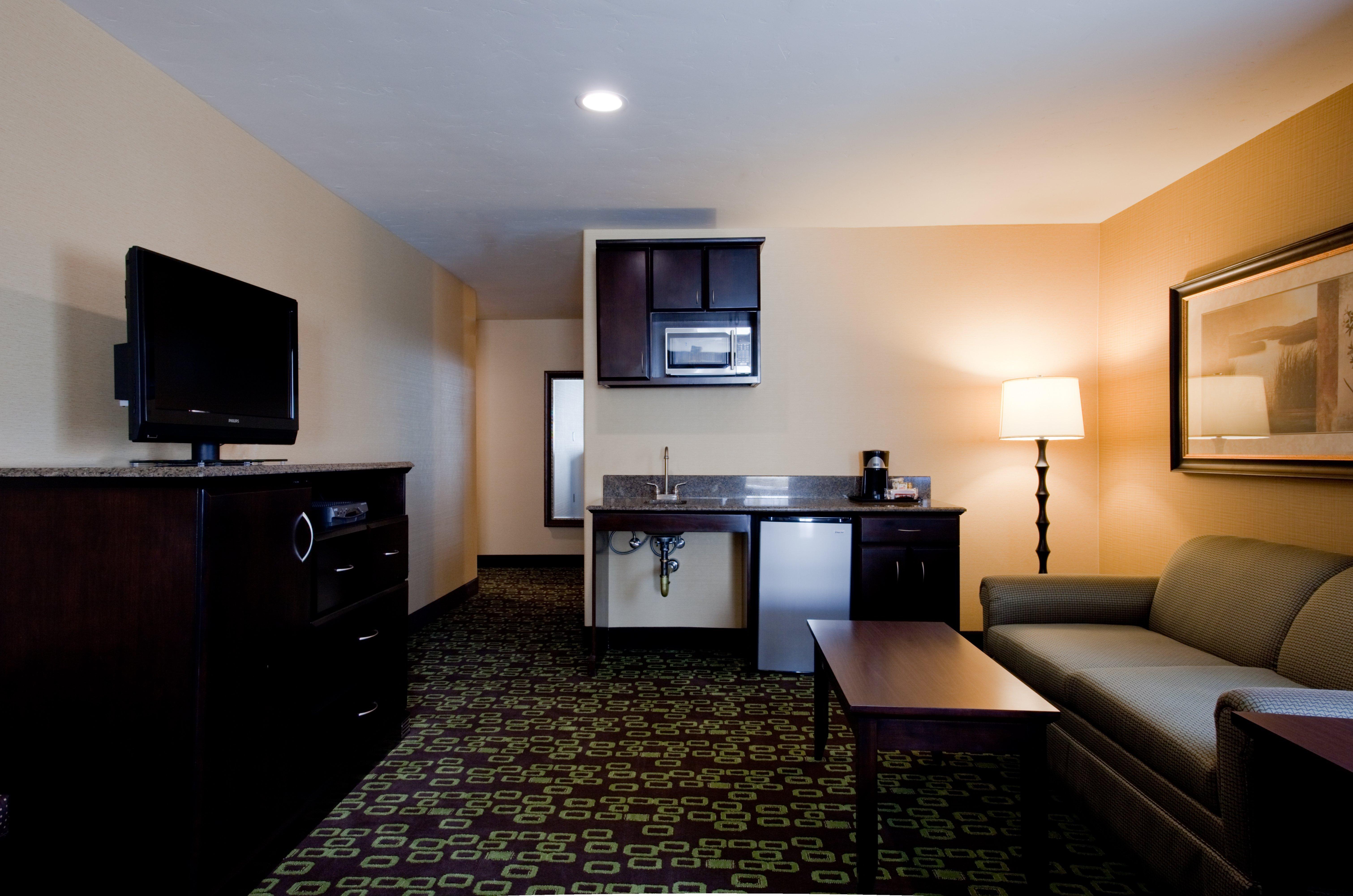 Holiday Inn Express Hotel & Suites Woodland Hills By Ihg Los Angeles Exterior photo