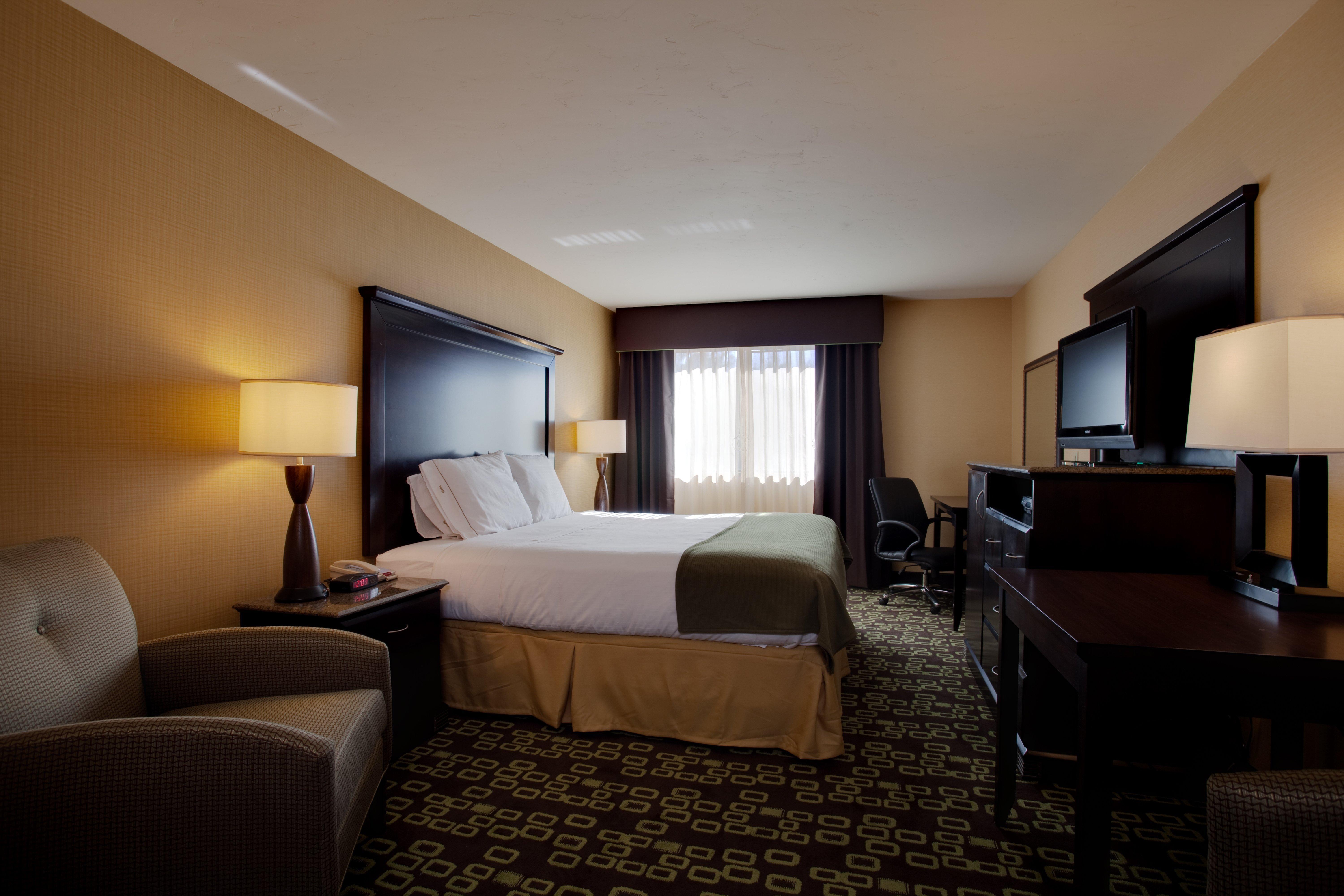 Holiday Inn Express Hotel & Suites Woodland Hills By Ihg Los Angeles Exterior photo