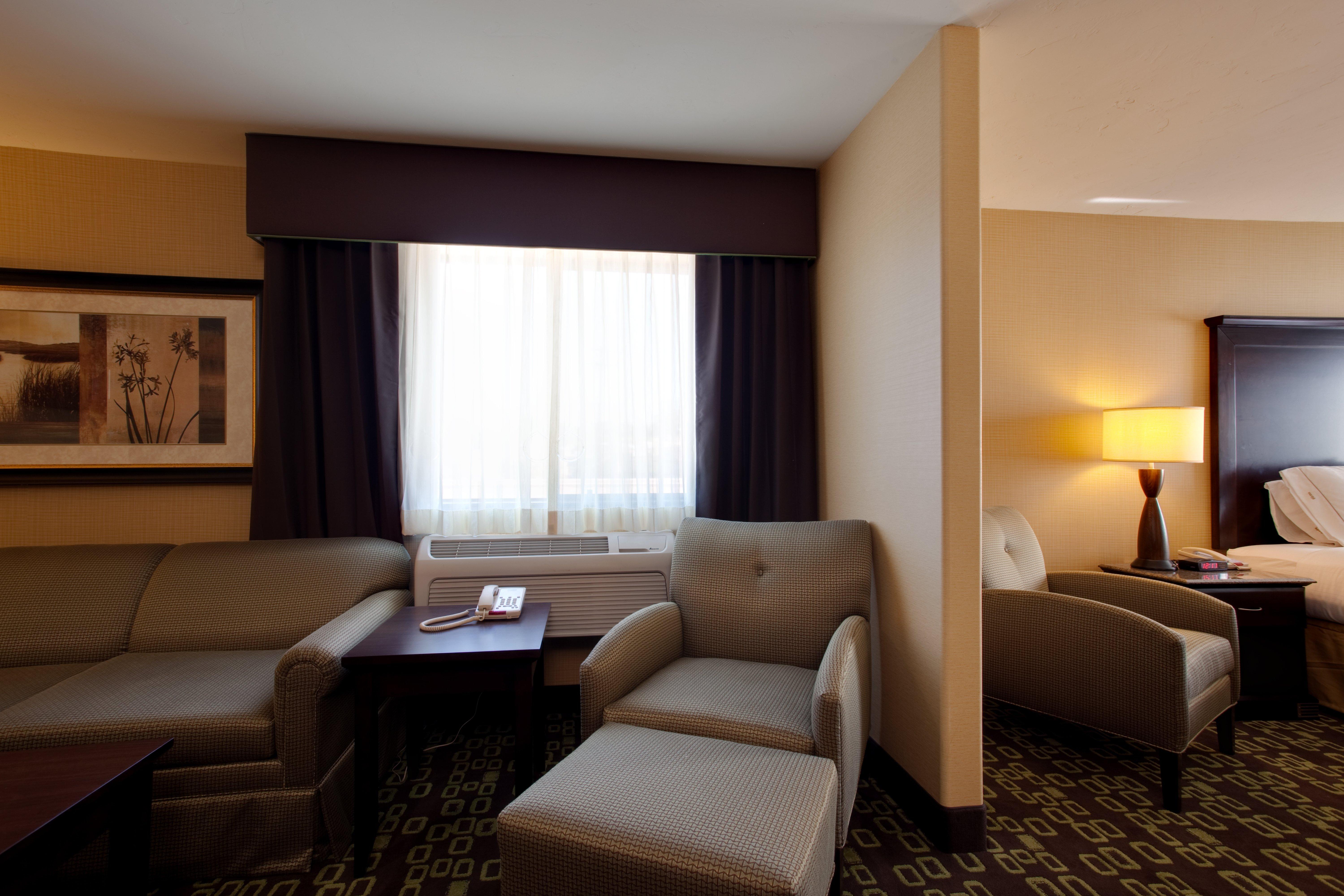 Holiday Inn Express Hotel & Suites Woodland Hills By Ihg Los Angeles Exterior photo